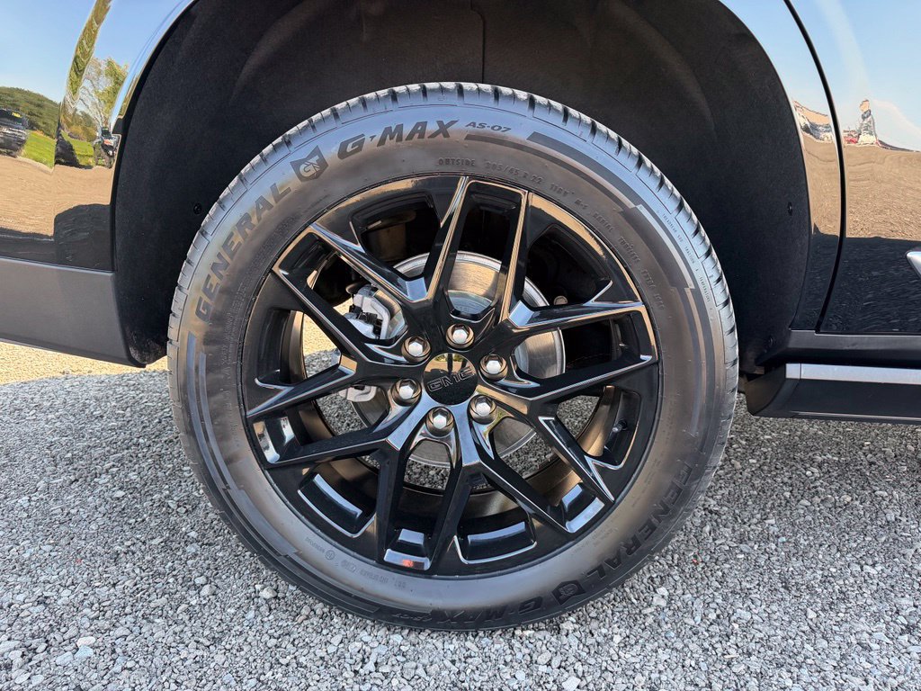Used 2026 GMC Yukon Denali w/ Sun & Power Step Package AWD/4WD image 23