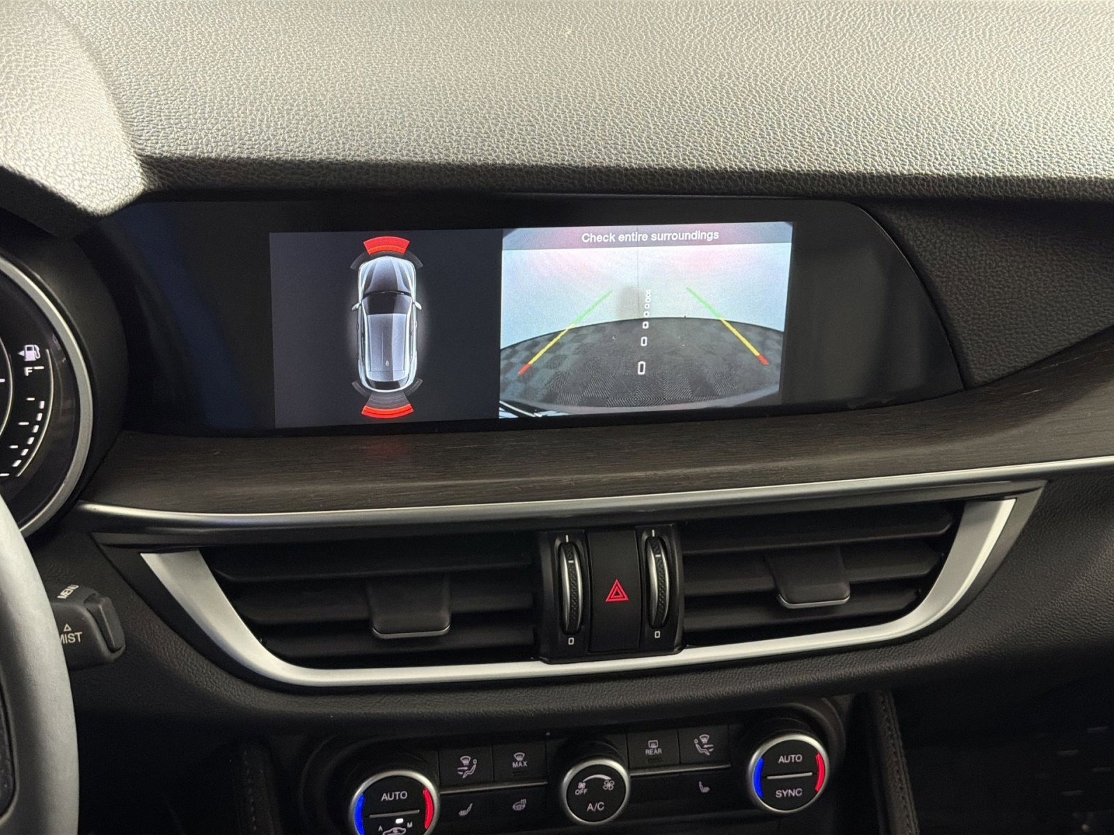 Used 2023 Alfa Romeo Stelvio Ti image 19