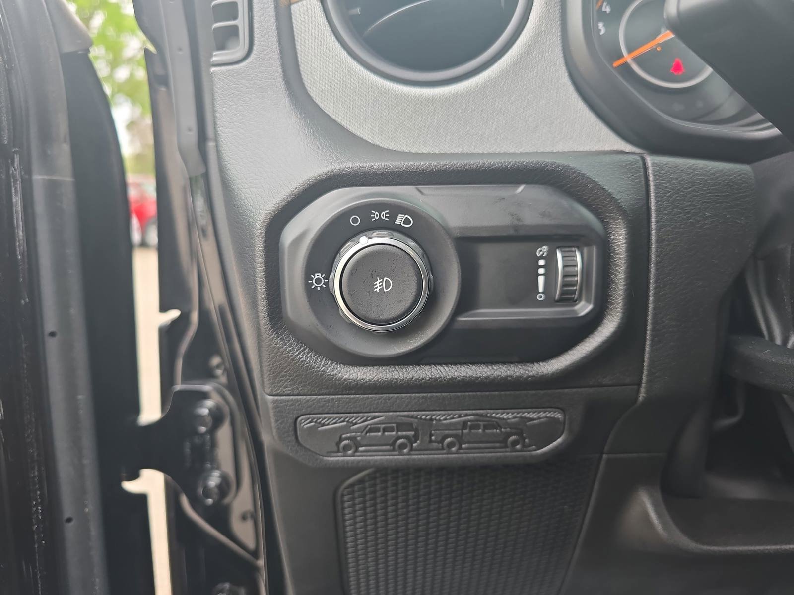 Used 2025 Jeep Wrangler Sport AWD/4WD image 25