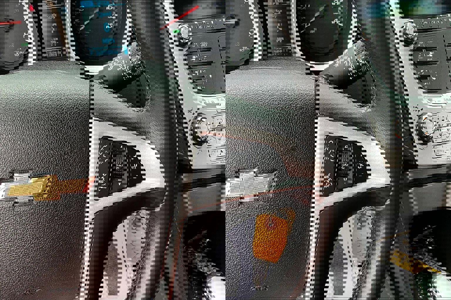 Used 2015 Chevrolet Equinox LT w/ Driver Convenience Package image 12