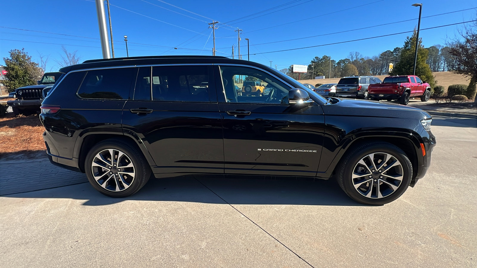 Used 2024 Jeep Grand Cherokee L Overland w/ Advanced Protech Group III image 7