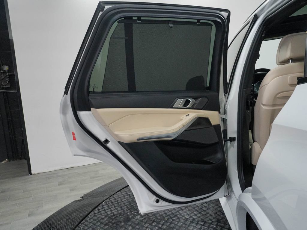 Used 2022 BMW X5 M50i w/ Executive Package AWD/4WD image 13