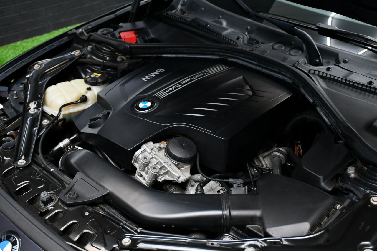 Used 2014 BMW 435i Convertible image 16