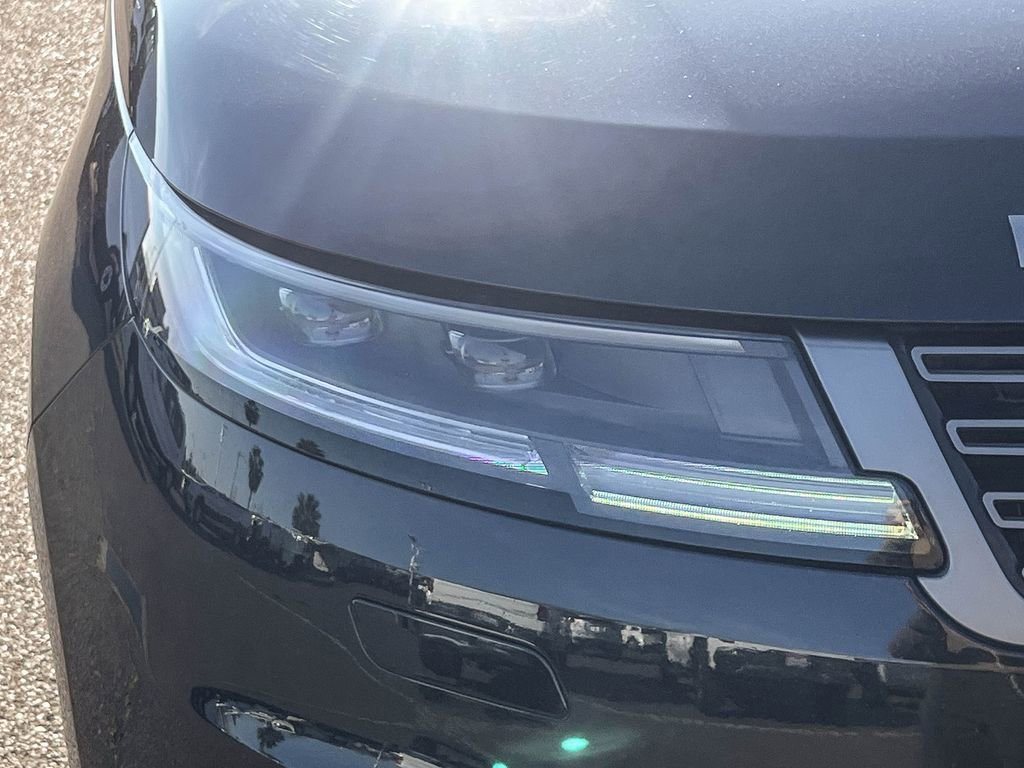 Used 2023 Land Rover Range Rover Sport SE image 7