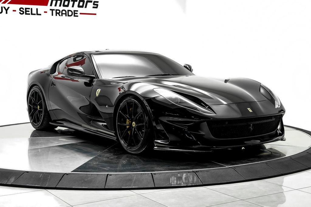 Used 2019 Ferrari 812 Superfast RWD image 3