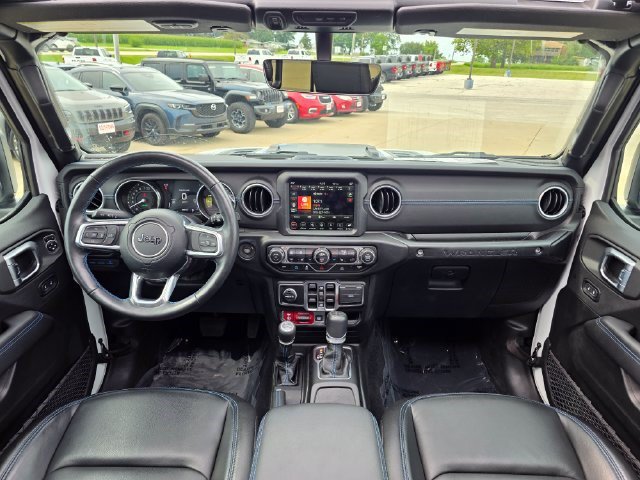 Used 2023 Jeep Wrangler Unlimited Rubicon 4xe w/ Cold Weather Group AWD/4WD image 27