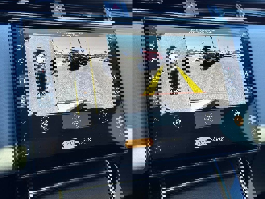 Used 2026 Land Rover Range Rover Velar Dynamic SE image 32