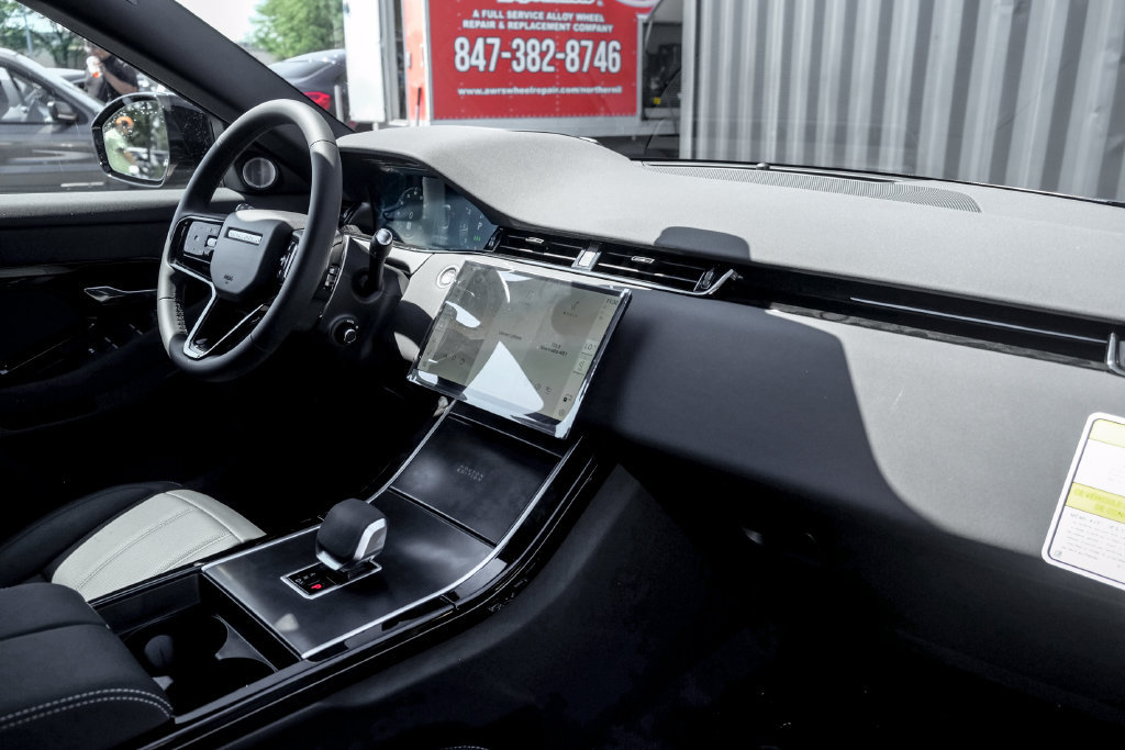 New 2026 Land Rover Range Rover Evoque Hoxton AWD/4WD image 23