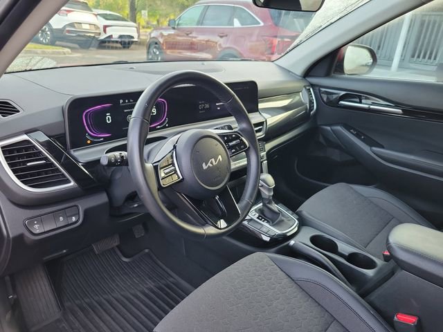 Used 2025 Kia Seltos S image 12