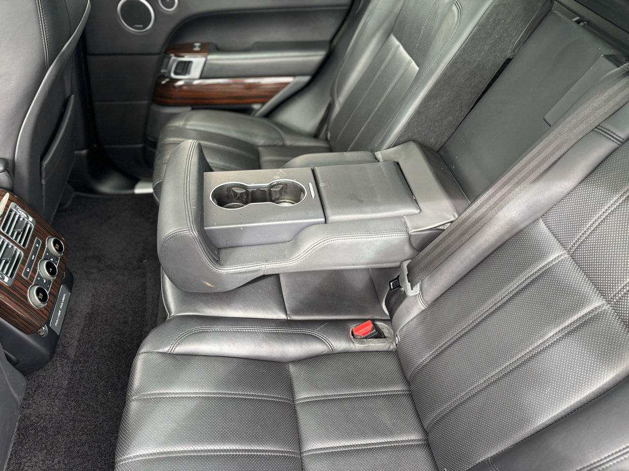 Used 2017 Land Rover Range Rover HSE image 28