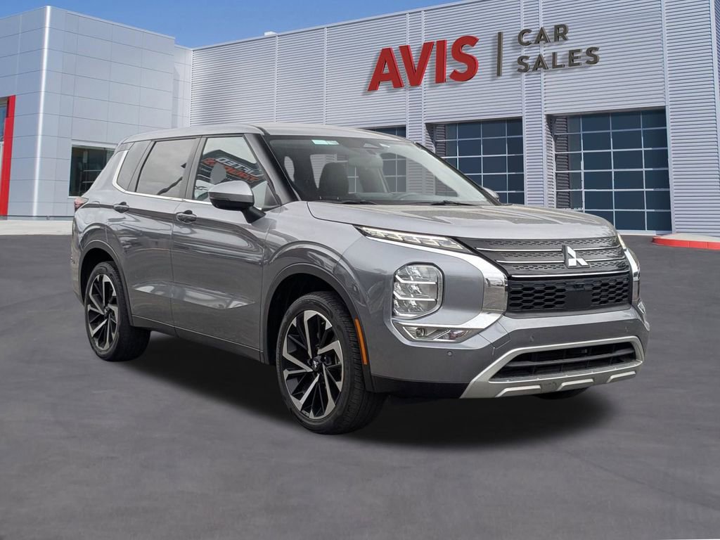 Used 2024 Mitsubishi Outlander SE image 9