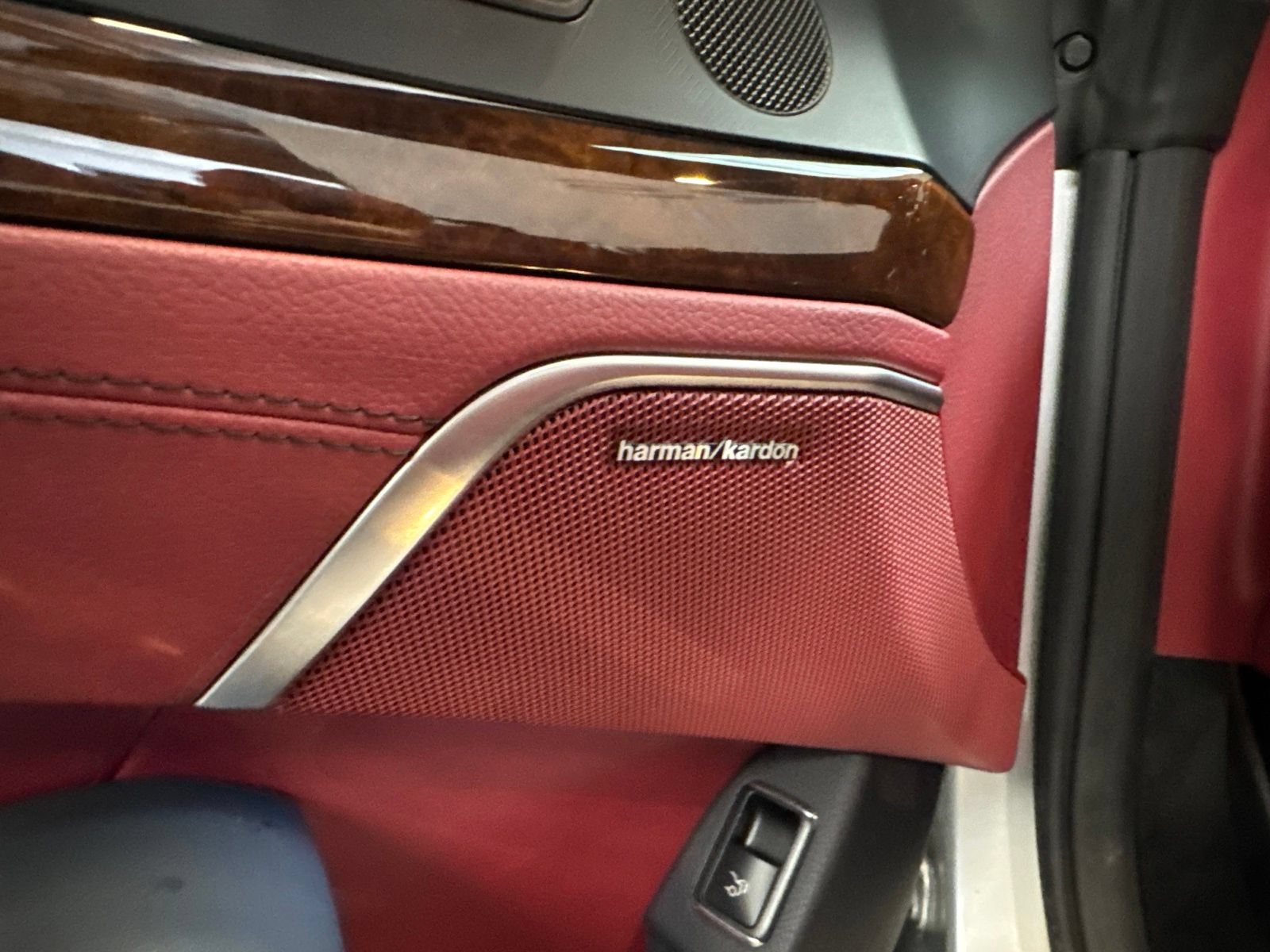 Used 2019 Mercedes-Benz SL 550 image 13