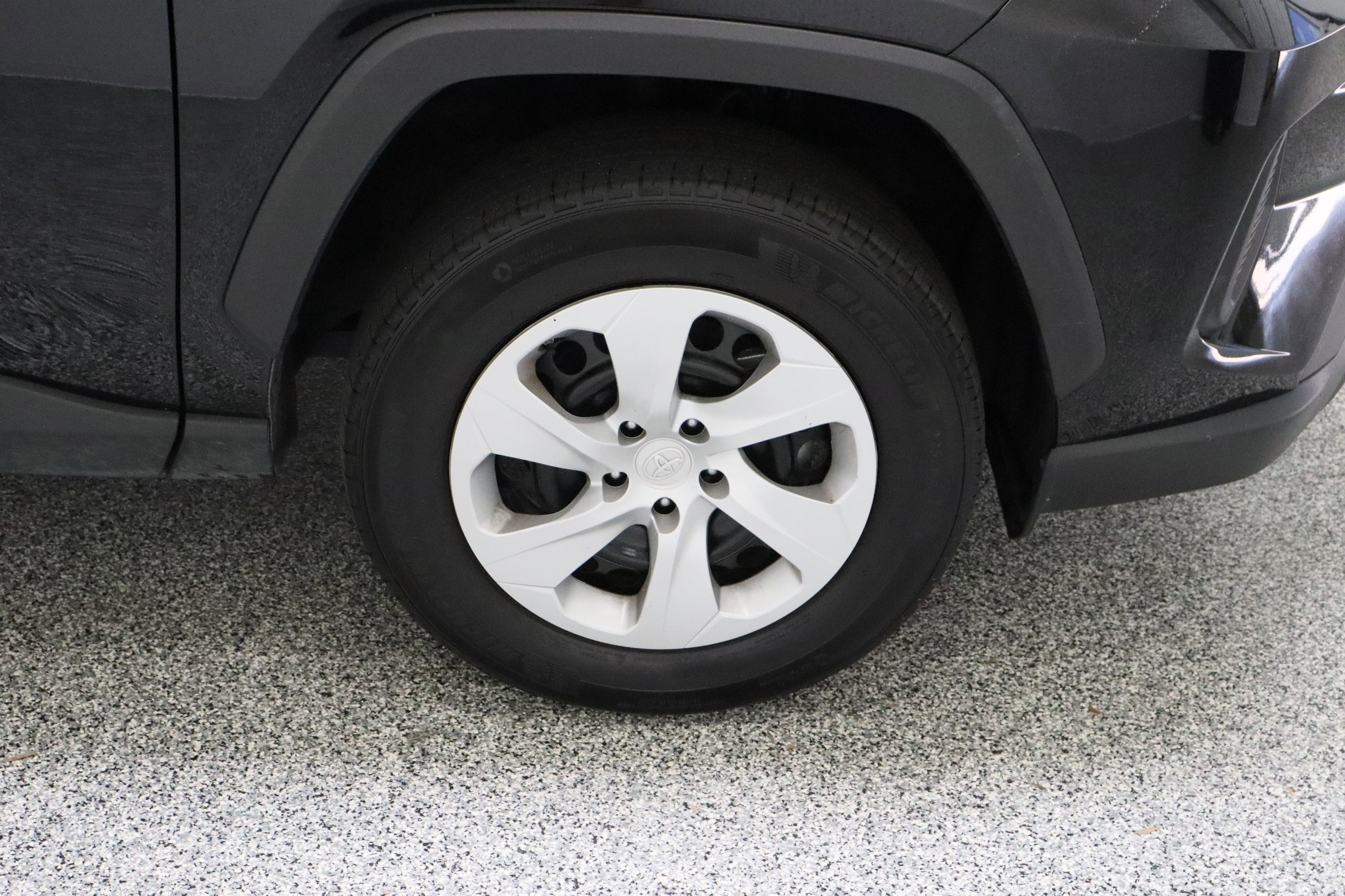 Used 2025 Toyota RAV4 LE FWD image 5