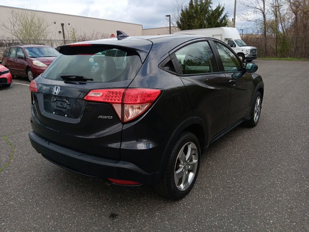 Used 2017 Honda HR-V LX image 5