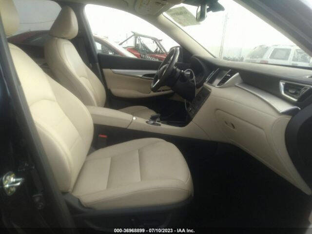Used 2021 INFINITI QX50 Luxe image 16