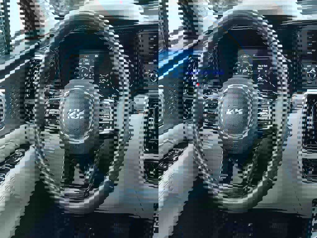 Used 2023 Kia Sorento SX image 14