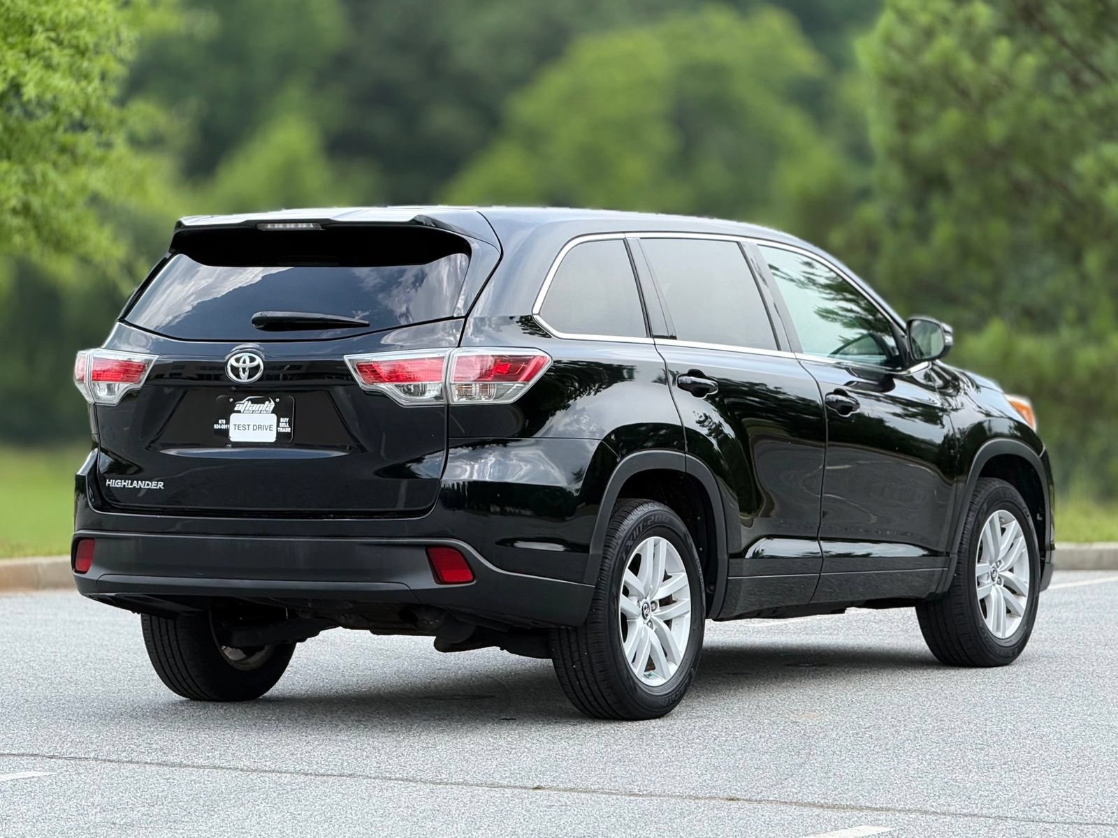 Used 2016 Toyota Highlander LE FWD image 11