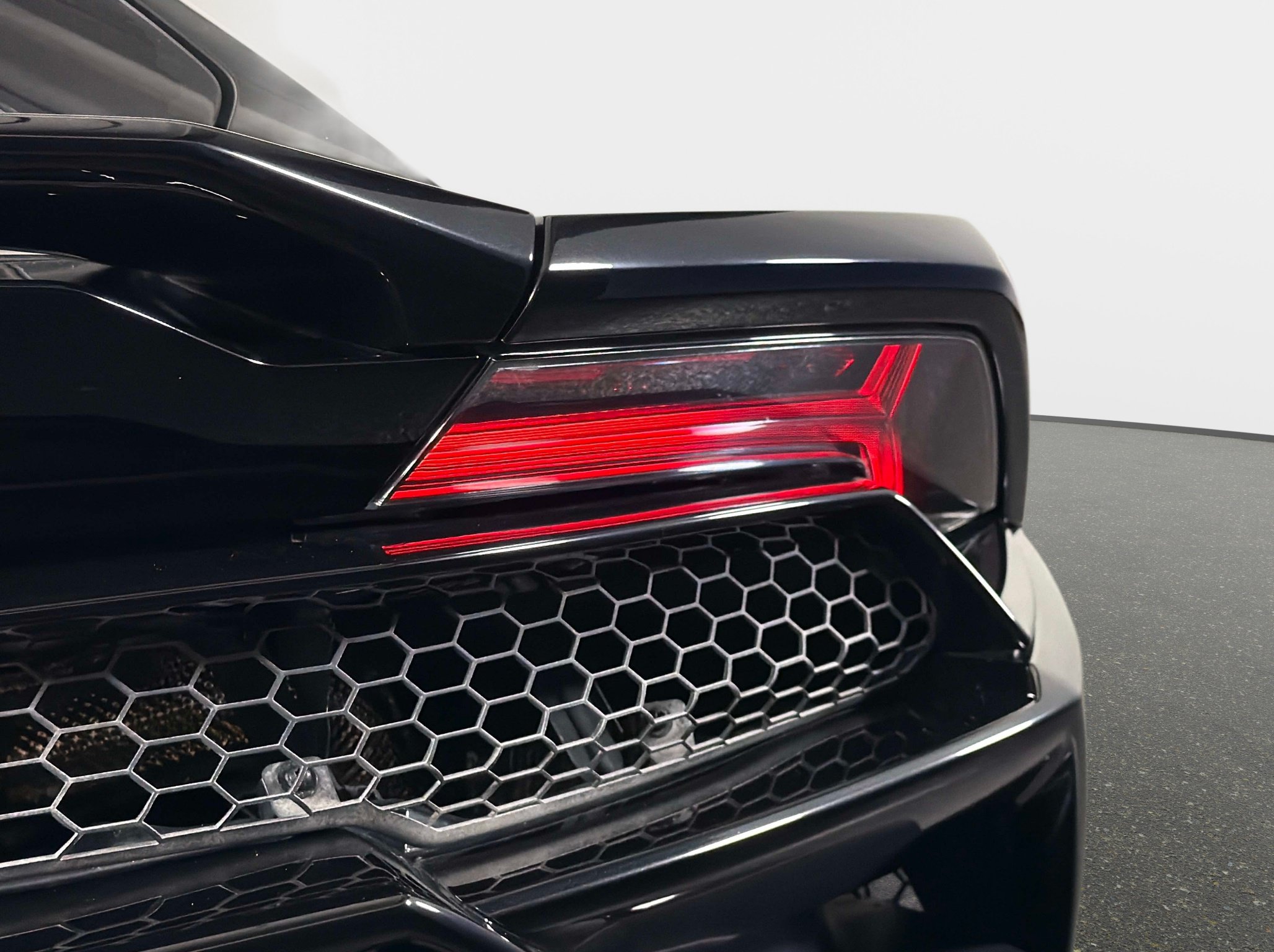 Used 2023 Lamborghini Huracan EVO RWD image 9