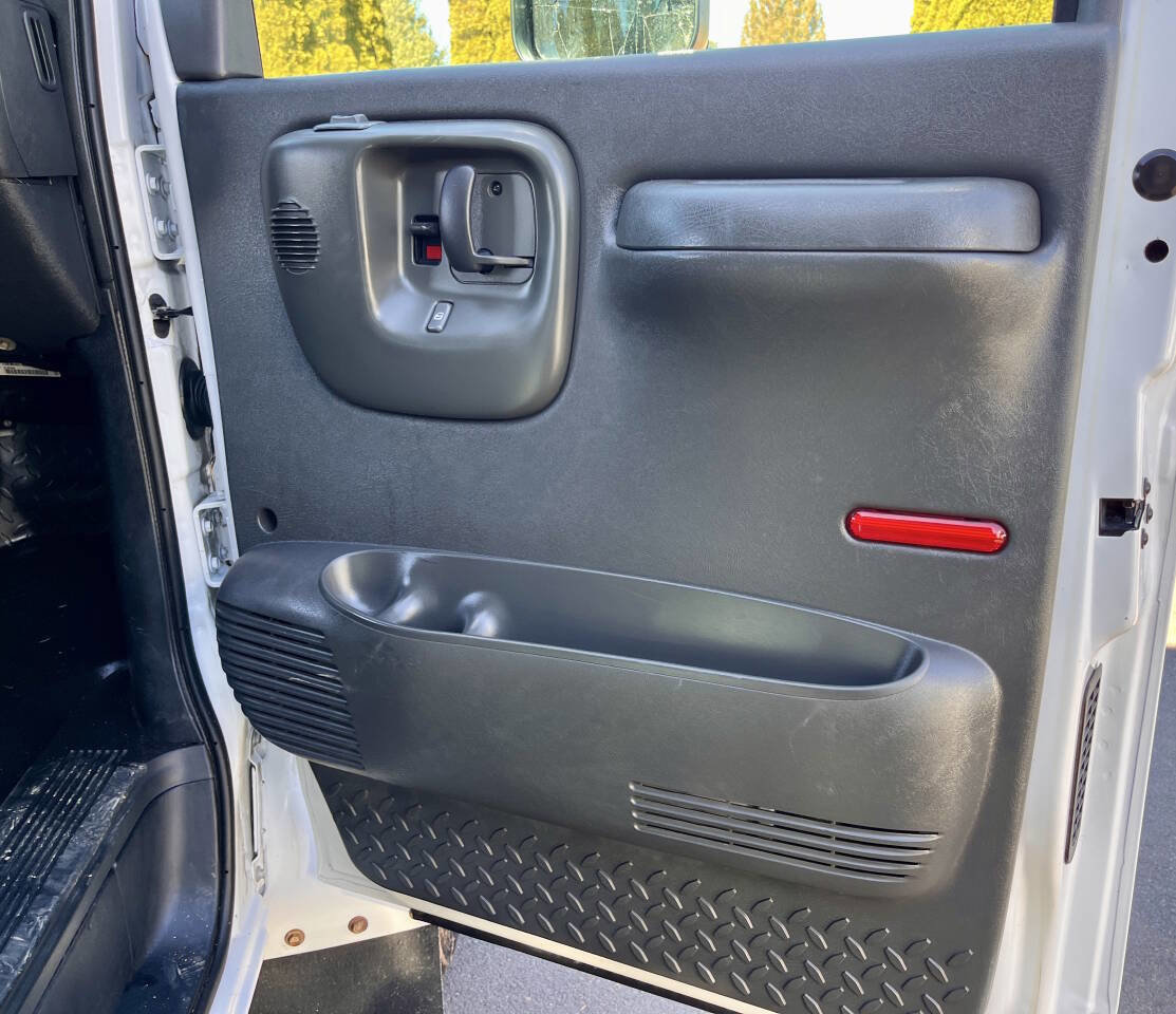 Used 2007 Chevrolet Kodiak C4500 2WD Regular Cab image 21