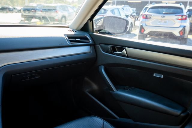 Used 2015 Volkswagen Passat TDI SE FWD image 17