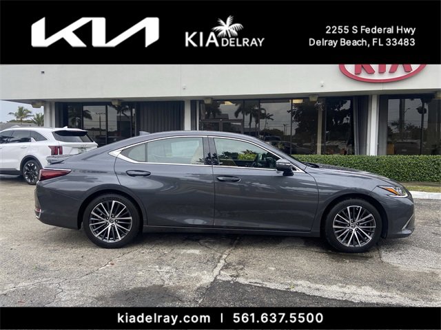 Used 2023 Lexus ES 300h w/ Premium Package image 2