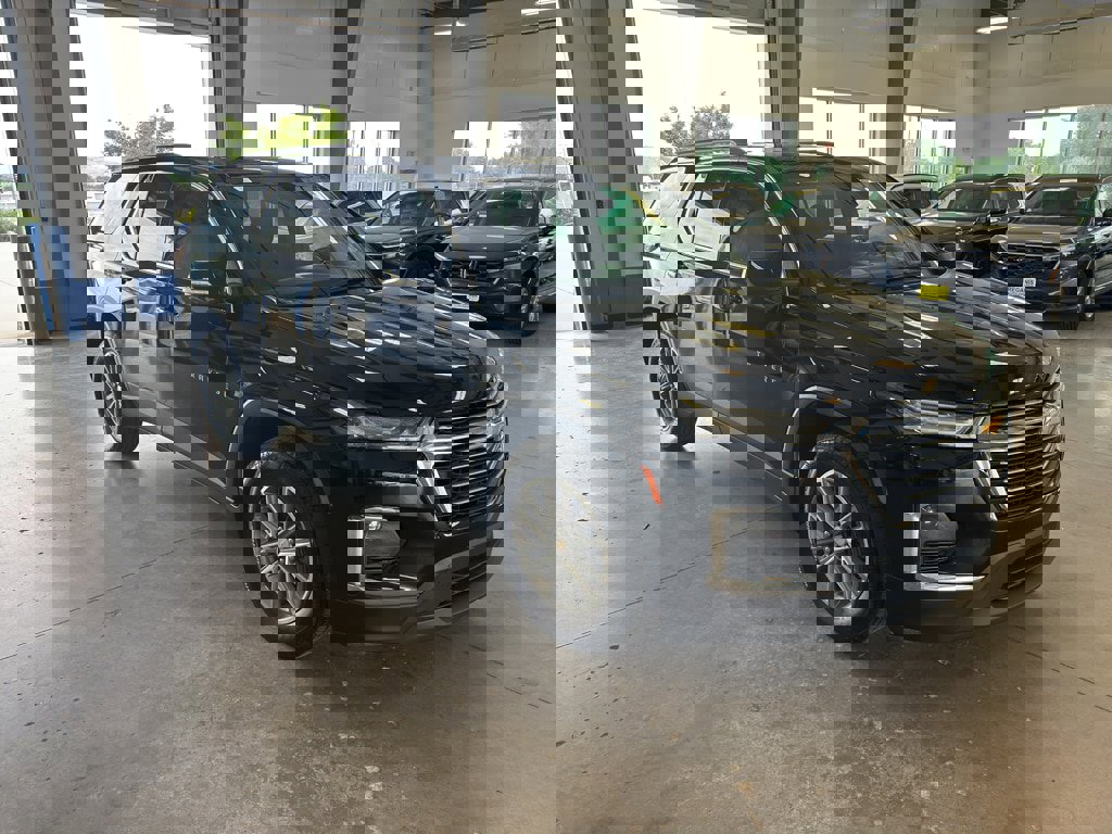 Used 2023 Chevrolet Traverse LT image 6