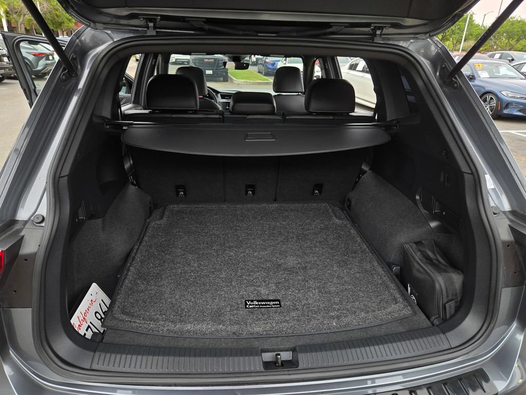 Used 2023 Volkswagen Tiguan SE R-Line AWD/4WD image 24