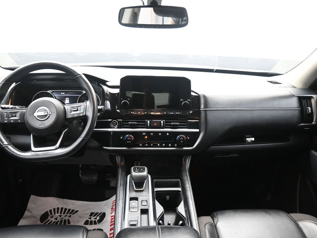 Used 2022 Nissan Pathfinder SL w/ Lighting Package (N92) image 15