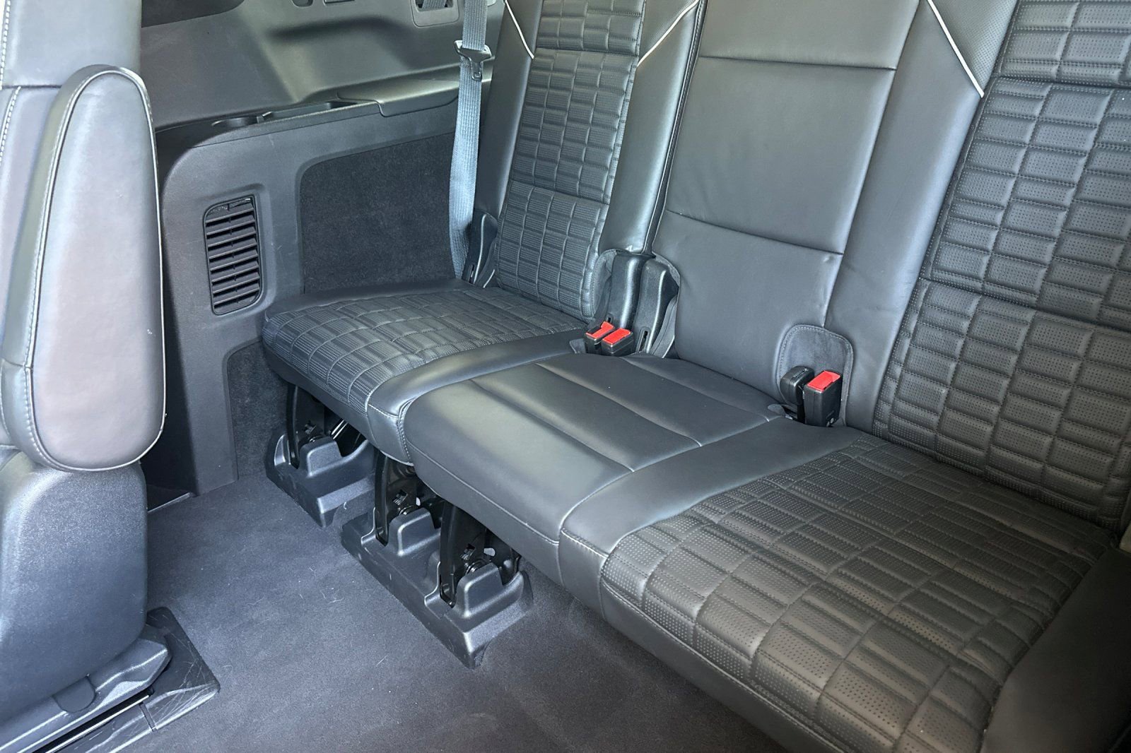 Used 2021 Cadillac Escalade ESV Sport Platinum AWD/4WD image 19