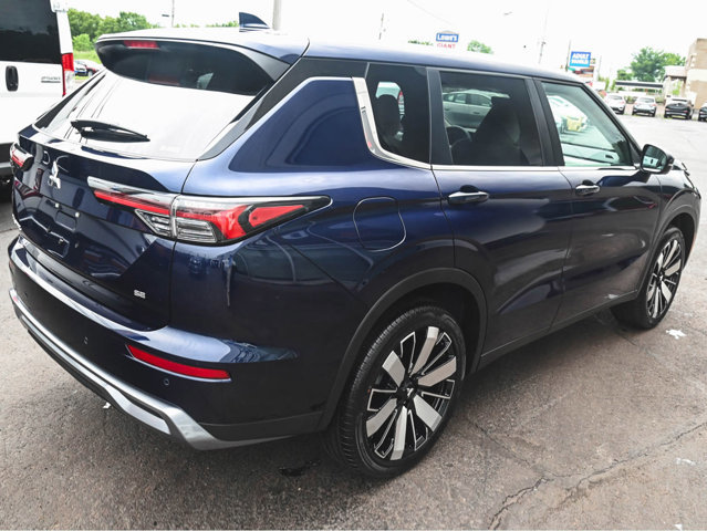 New 2025 Mitsubishi Outlander SE image 6