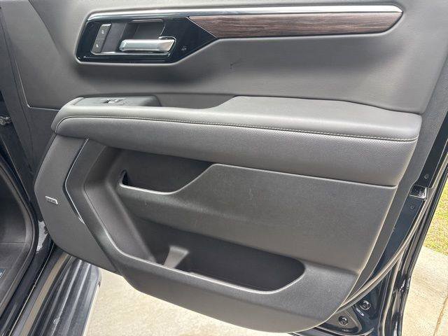 Used 2025 Chevrolet Tahoe Premier w/ Sun And Tow Package image 31