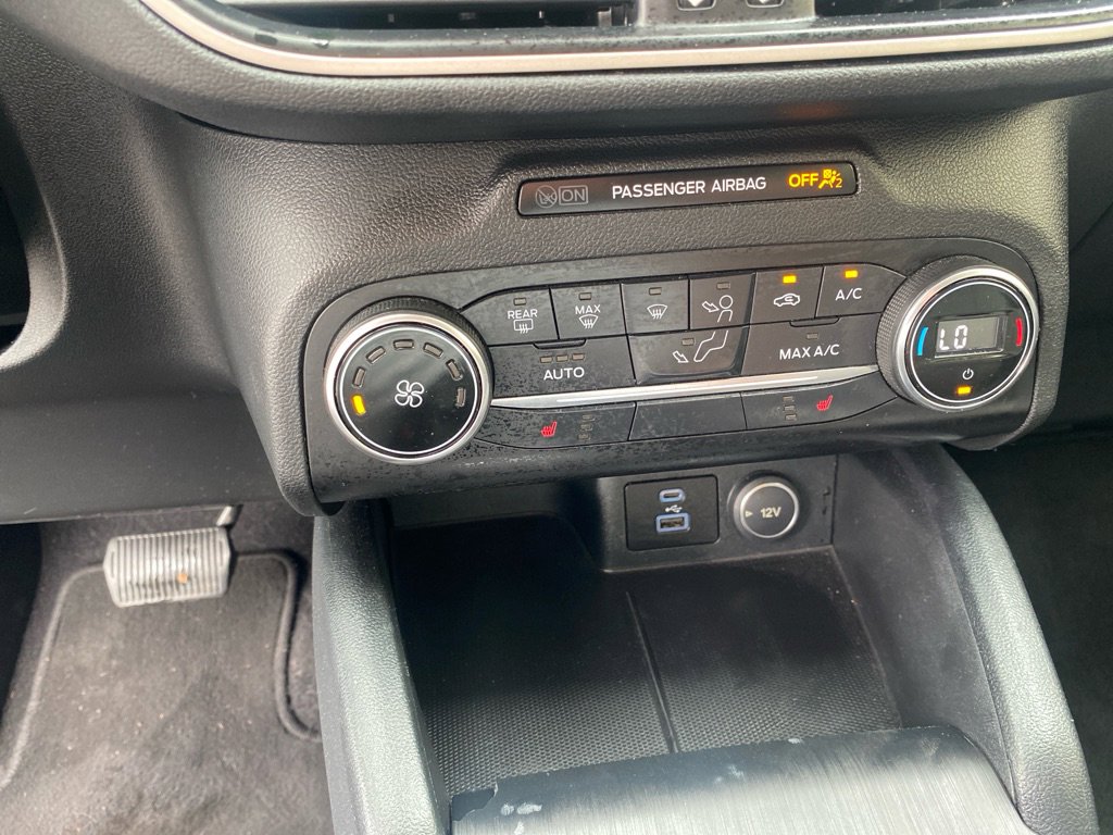 Used 2020 Ford Escape SE image 15