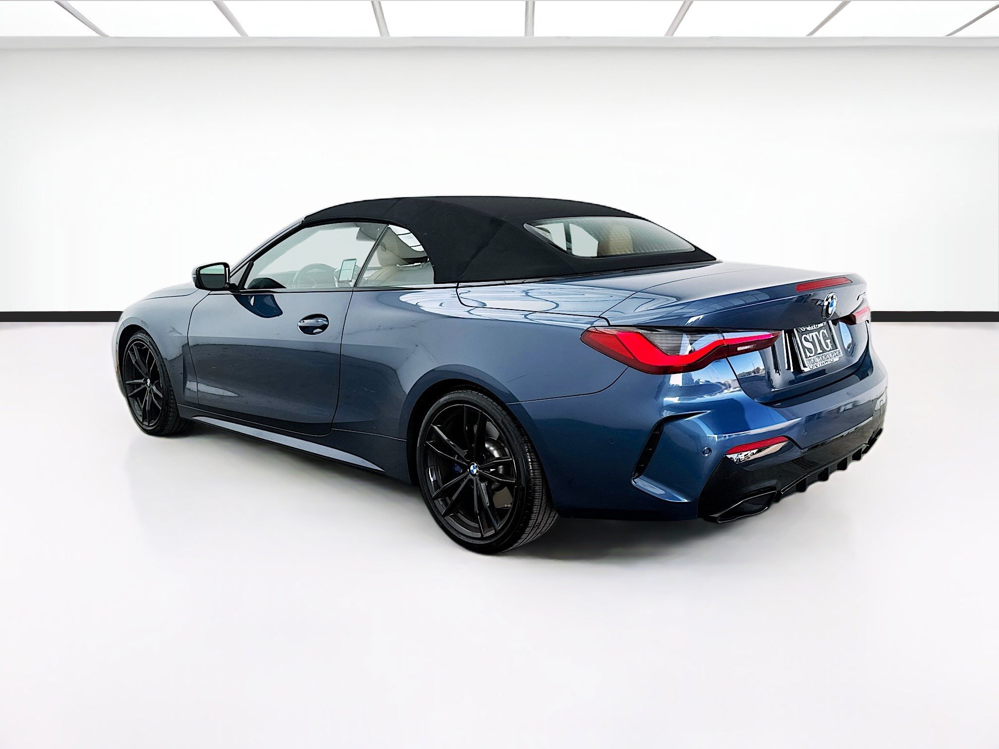 Used 2024 BMW M440i Convertible w/ Parking Assistance Package RWD image 6