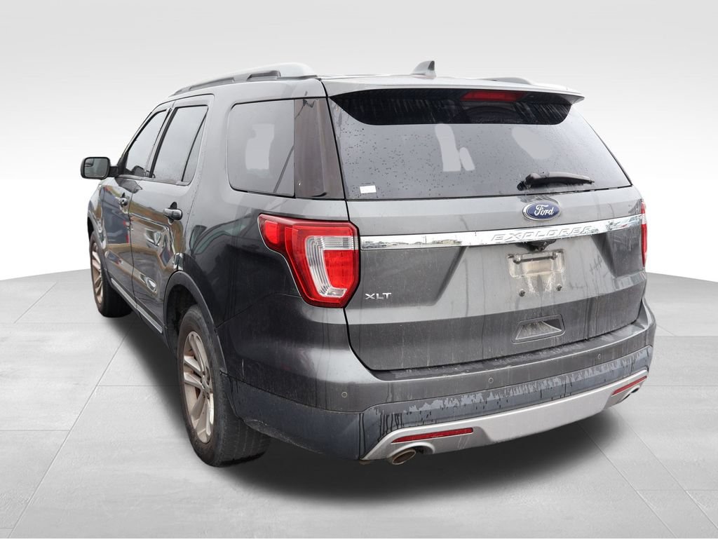 Used 2017 Ford Explorer XLT w/ Equipment Group 202A FWD image 22