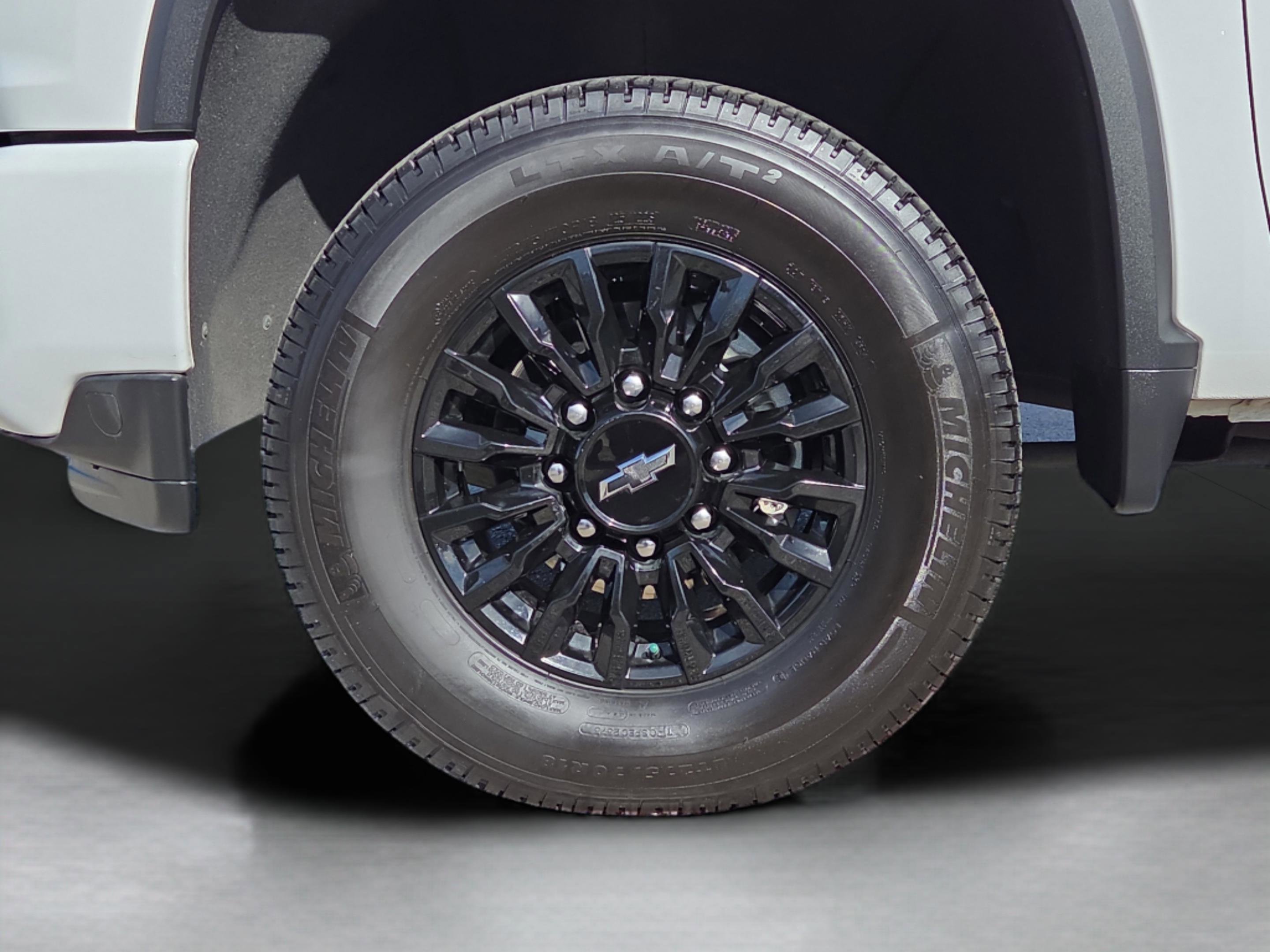 Used 2022 Chevrolet Silverado 2500 LTZ w/ LTZ Plus Package image 9