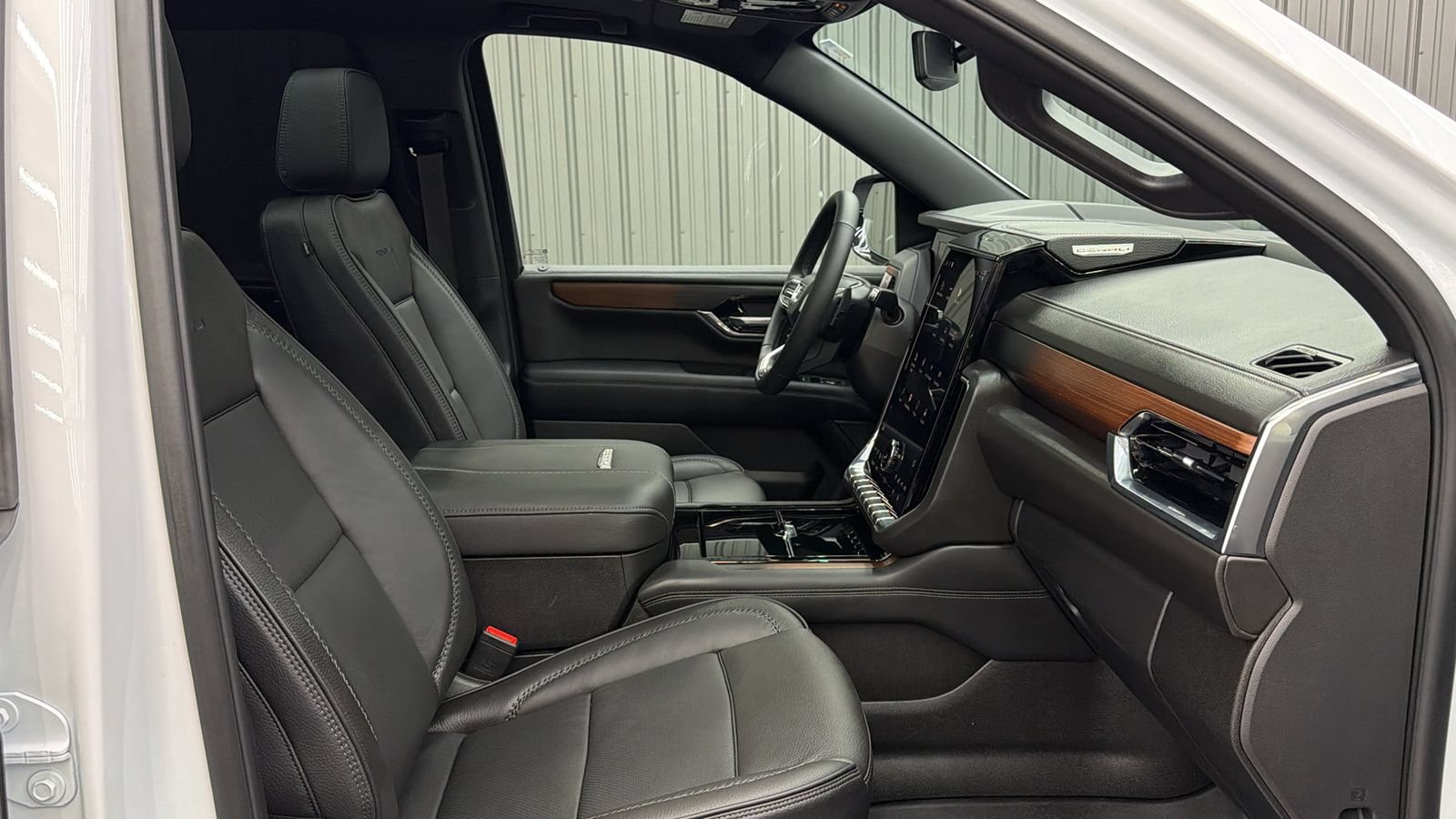 Used 2026 GMC Yukon Denali w/ Sun & Power Step Package AWD/4WD image 33