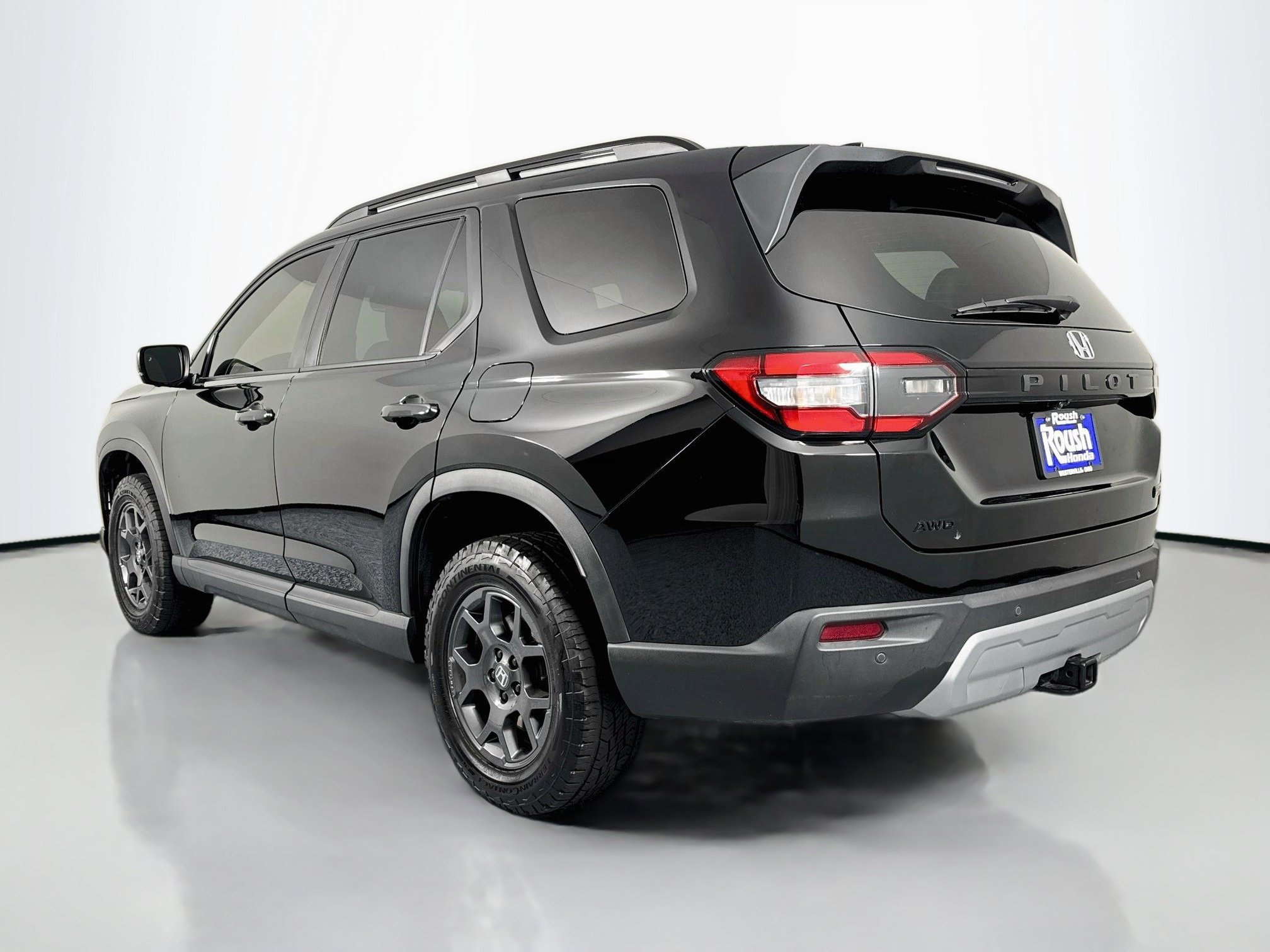 Certified 2025 Honda Pilot TrailSport image 7