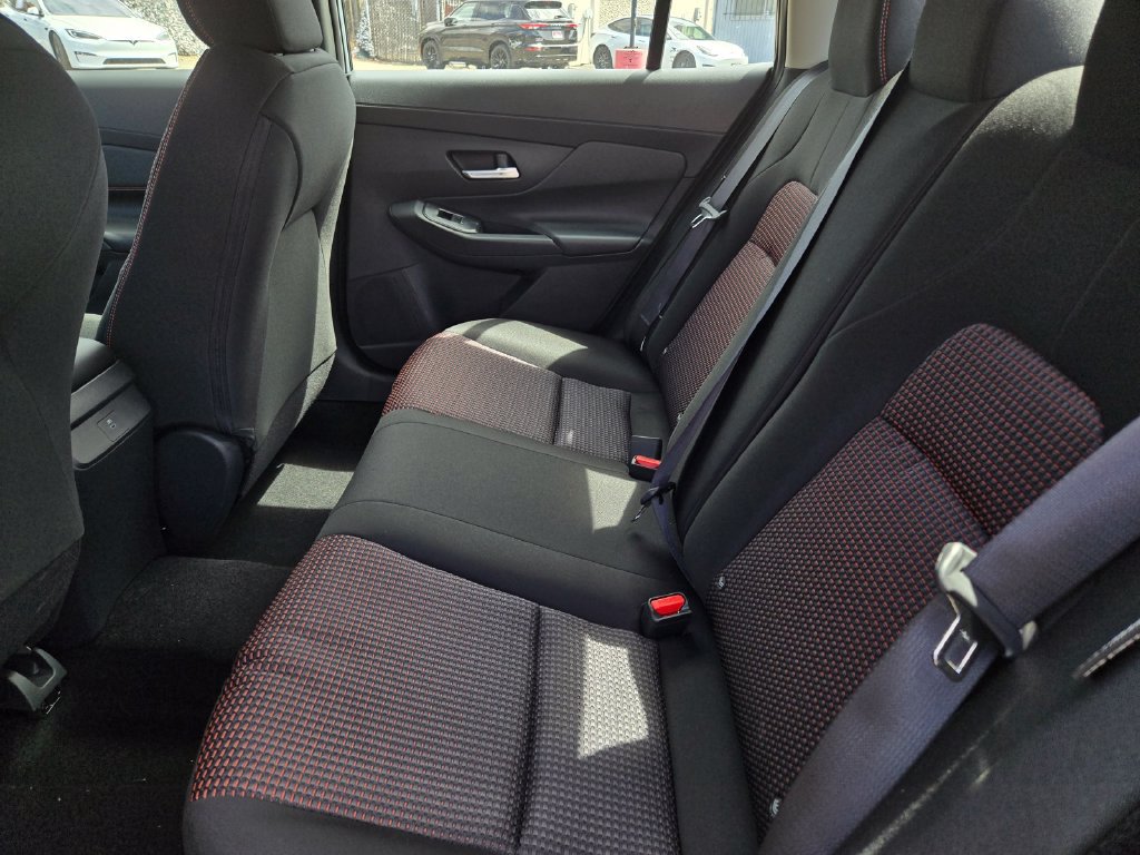 New 2027 Nissan Sentra SR w/ Floor Mat Package FWD image 4