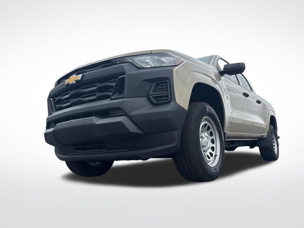 Used 2024 Chevrolet Colorado W/T image 9