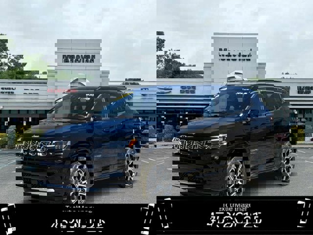 Certified 2025 Jeep Compass Limited w/ Elite Group AWD/4WD image 1