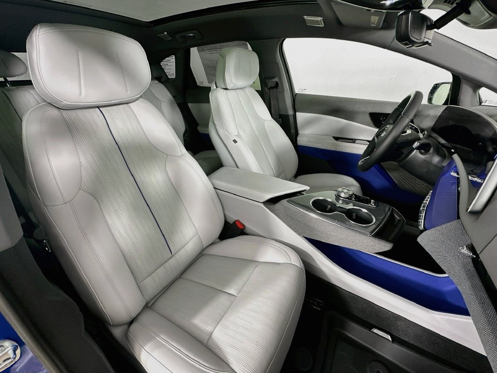 New 2027 Cadillac Optiq Premium Luxury w/ LPO, Floor Liner Package AWD/4WD image 37