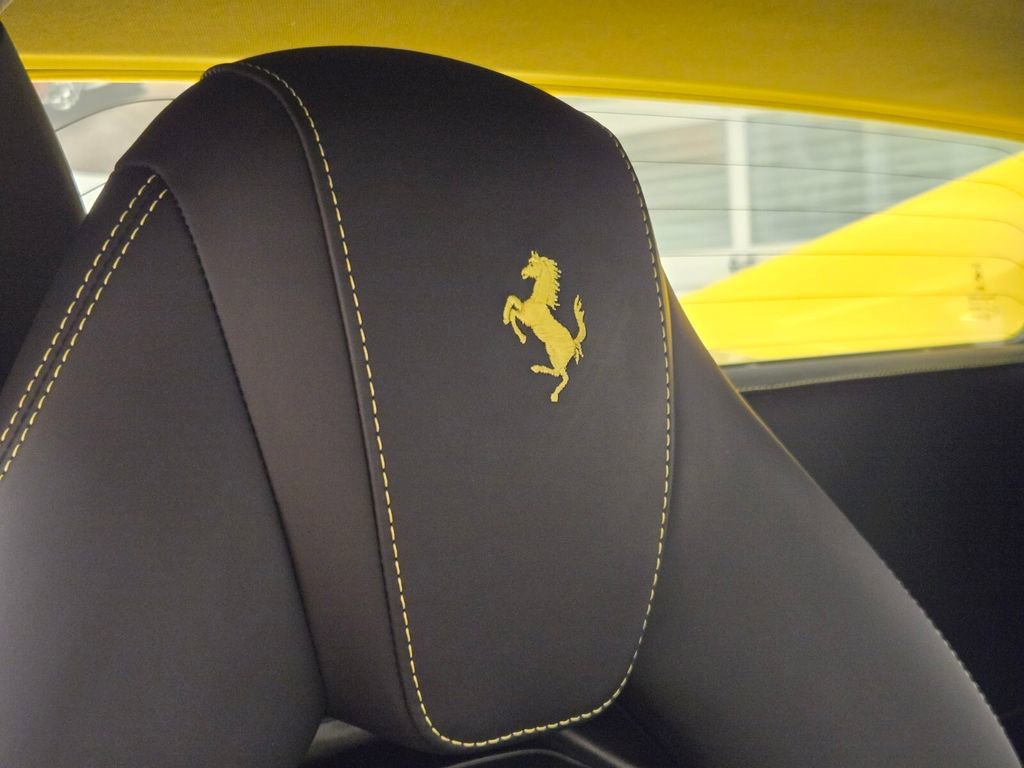 Used 2021 Ferrari F8 Tributo image 31