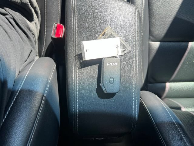 Used 2022 Kia Niro Touring Special Edition FWD image 13