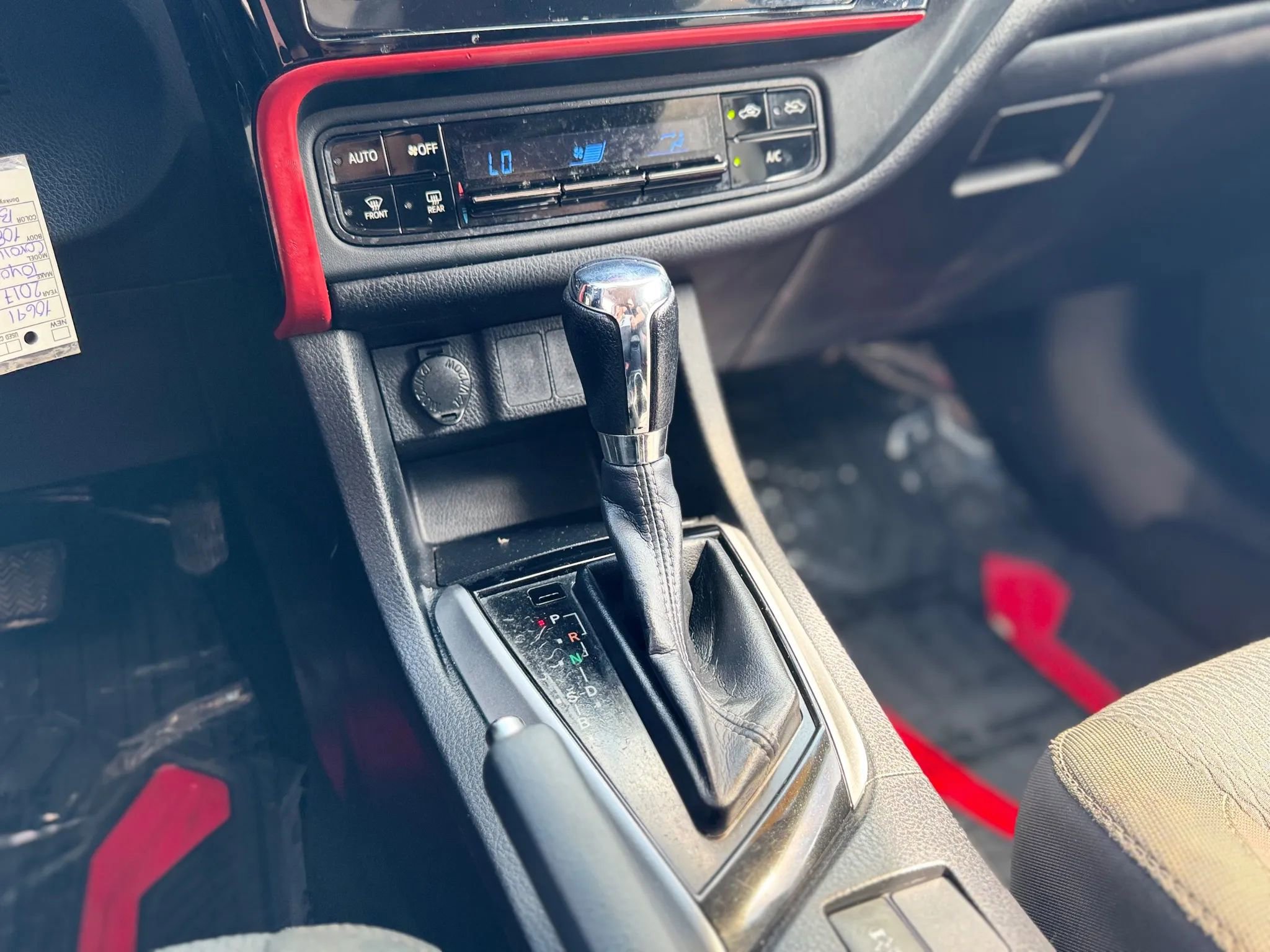 Used 2017 Toyota Corolla LE image 25