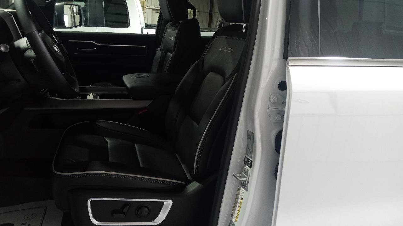 New 2026 RAM 1500 Laramie AWD/4WD image 10