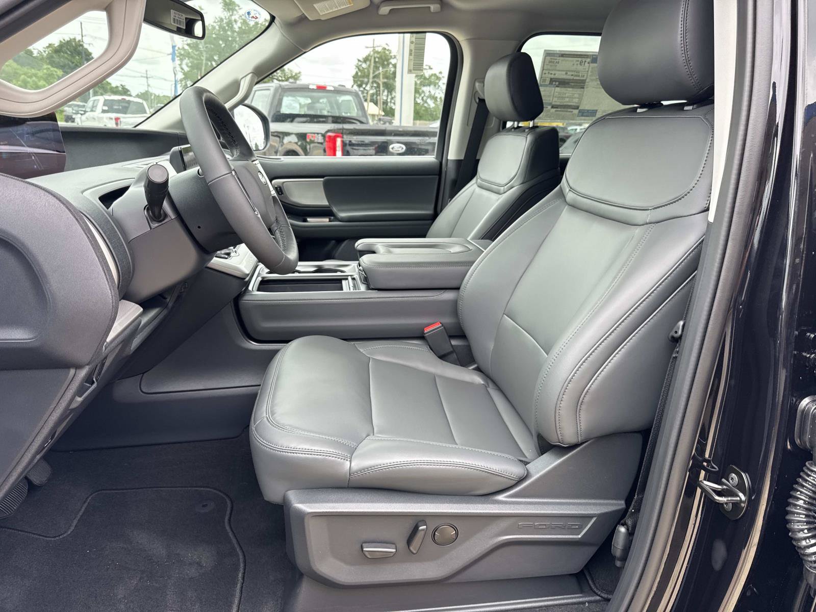 New 2026 Ford Expedition Active RWD image 8