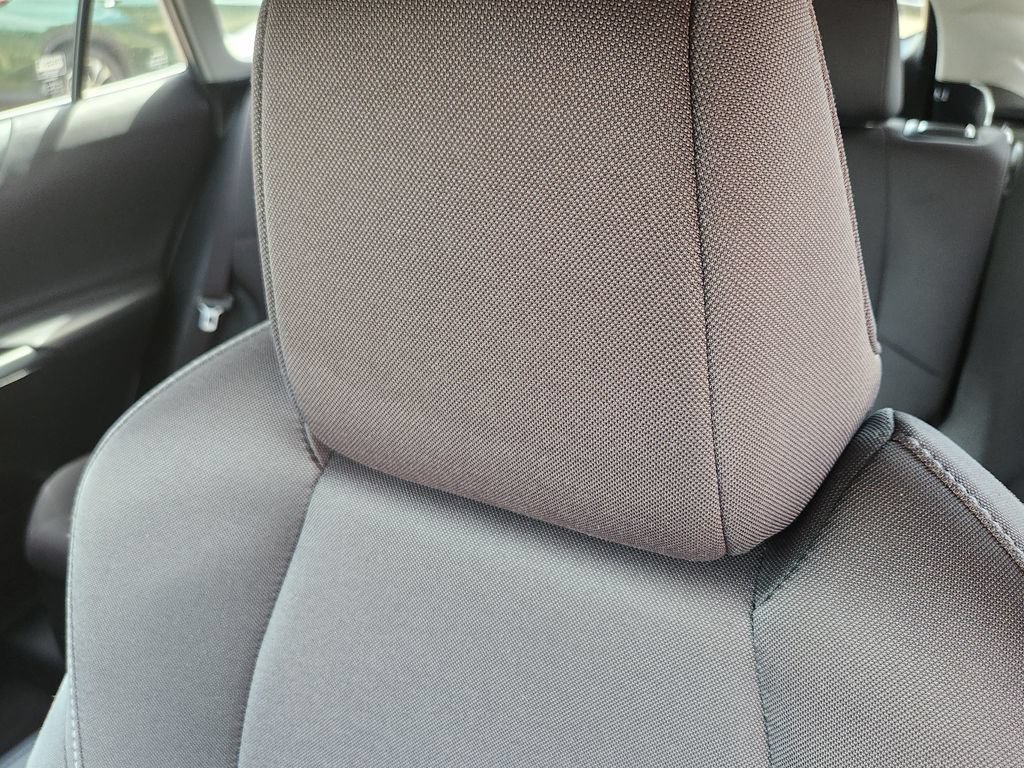 Used 2024 Toyota Venza LE AWD/4WD image 6