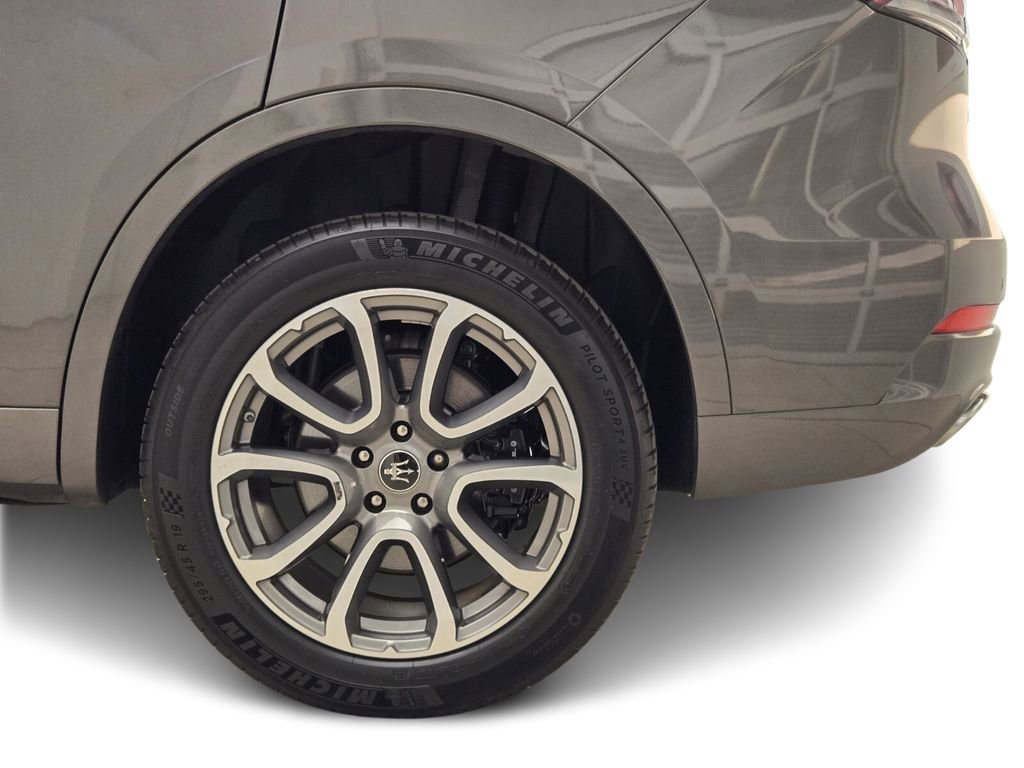 Certified 2021 Maserati Levante S image 15