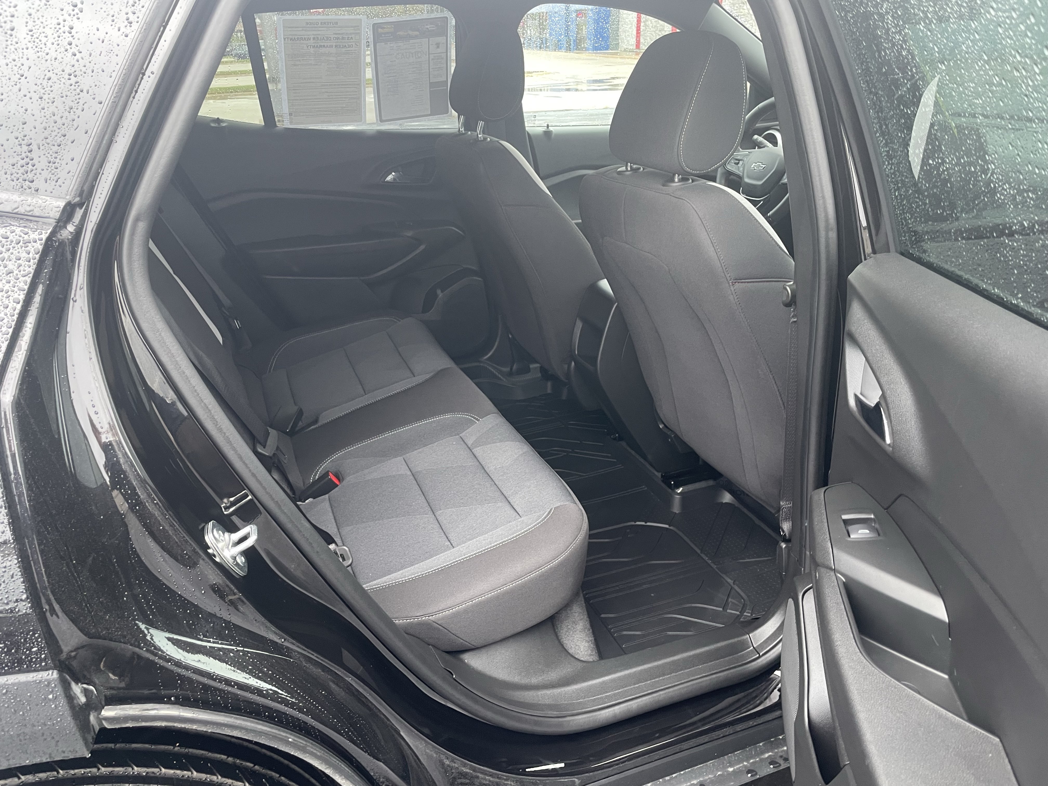 Used 2026 Chevrolet Trax RS w/ Sunroof Package FWD image 28