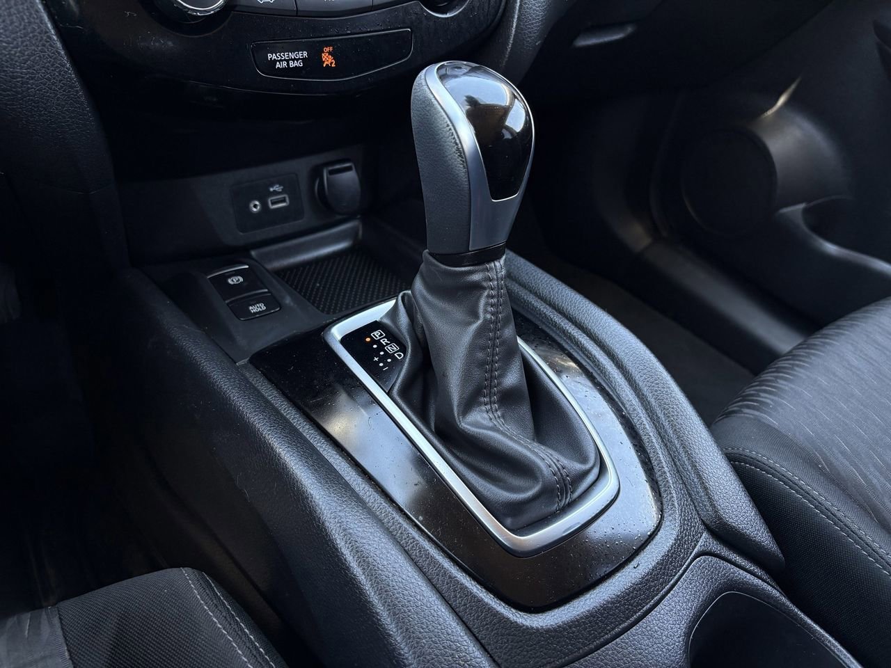 Used 2020 Nissan Rogue SV w/ Premium Package FWD image 19